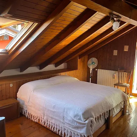 Apartment Casa Maggiore Tavern, Living Room, Attic, Bathroom