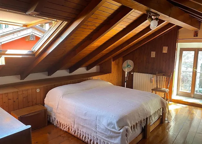 Appartamento Casa Maggiore Tavern, Living Room, Attic, Bathroom